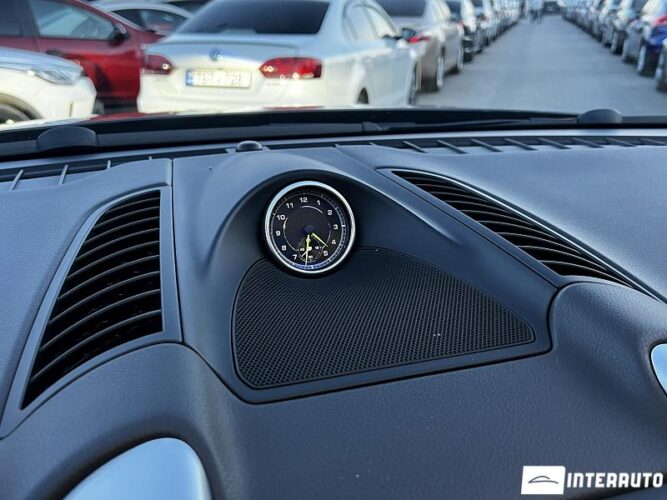 Porsche Cayenne S Hybrid 46 interauto-car