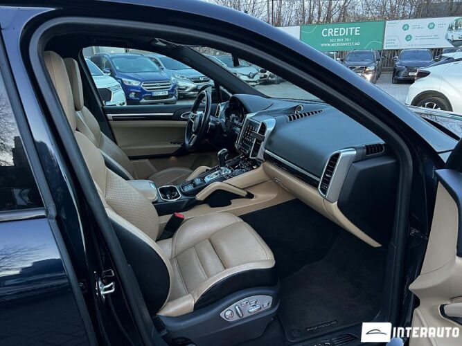 Porsche Cayenne S Hybrid 51 interauto-car
