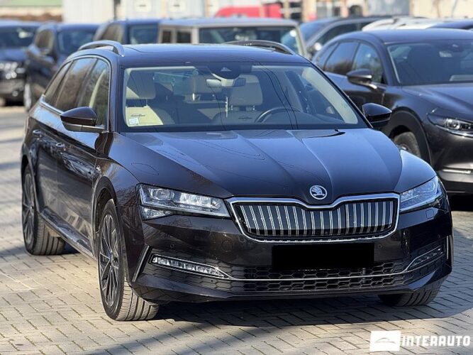 Skoda Superb 33 interauto-car