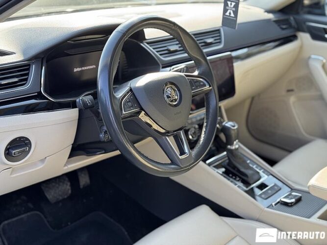 Skoda Superb 39 interauto-car