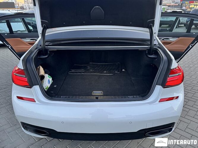 BMW 740e 68 interauto-car