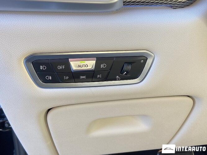 BMW X5 4.5e 42 interauto-car