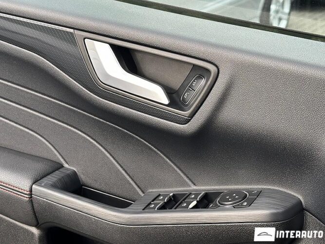 Ford Kuga 59 interauto-car