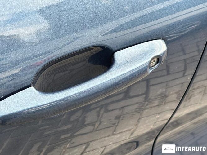 Ford Kuga 67 interauto-car