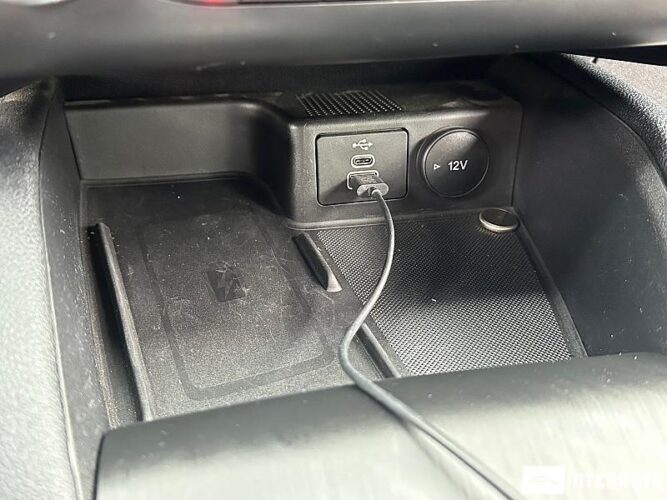 Ford Kuga 52 interauto-car