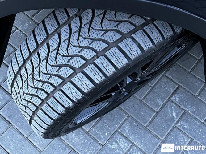 Porsche Cayenne S Hybrid 61 interauto-car