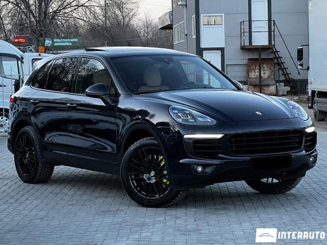 Porsche Cayenne S Hybrid 40 interauto-car