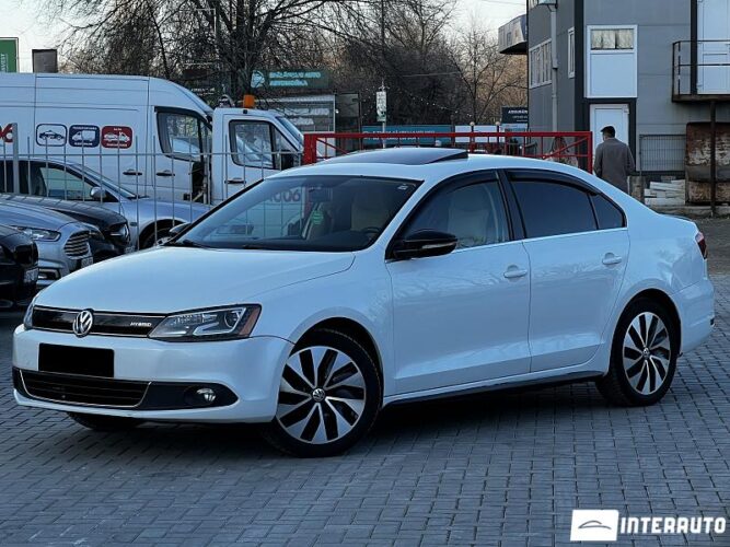 Volkswagen Jetta 2013 doar la InterAuto