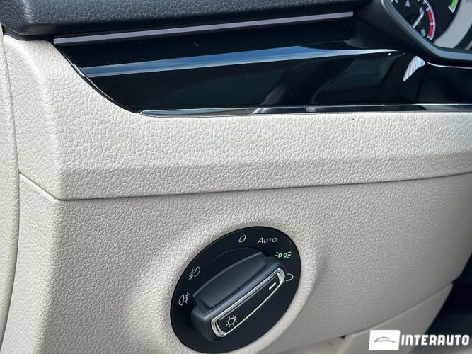 Skoda Superb 55 interauto-car