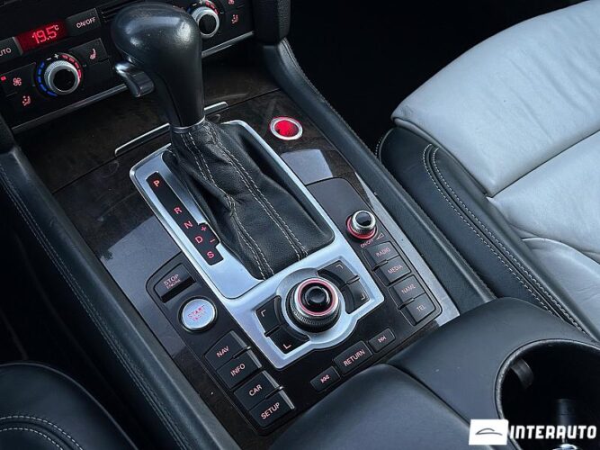 Audi Q7 45 interauto-car