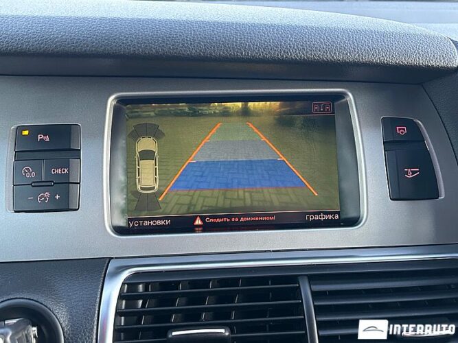 Audi Q7 43 interauto-car