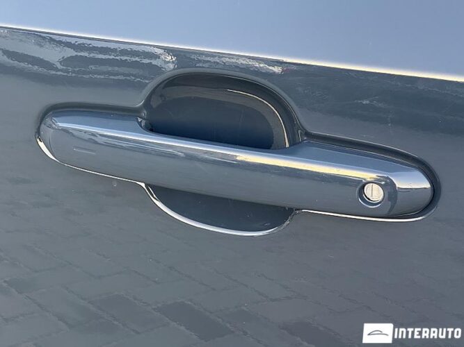 Toyota Highlander 62 interauto-car