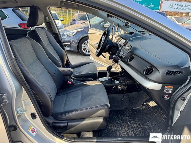 Honda Insight 31 interauto-car