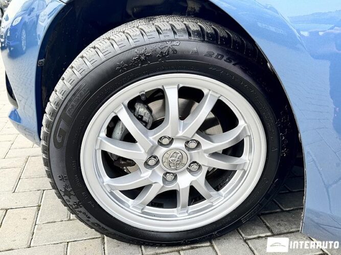 Toyota Auris 52 toyota Auris 2015