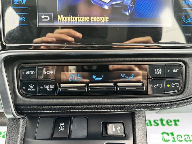 Toyota Auris 47 toyota Auris 2015