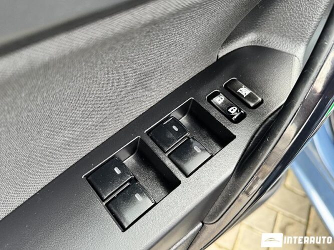Toyota Auris 54 toyota Auris 2015