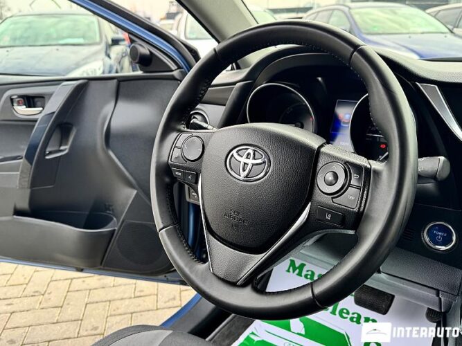 Toyota Auris 42 toyota Auris 2015
