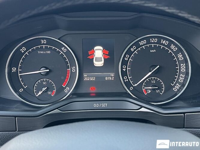 Skoda Superb 43 interauto-car