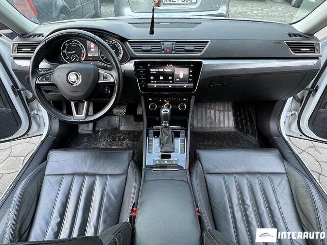 Skoda Superb 40 interauto-car