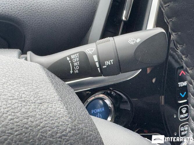 Toyota Prius 47 interauto-car