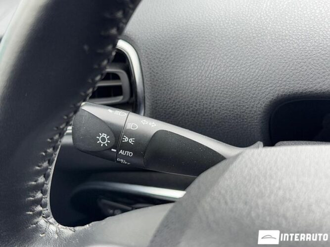 Toyota Prius 45 interauto-car