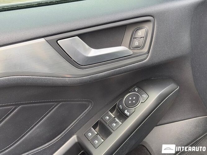 Ford Focus 48 interauto-car