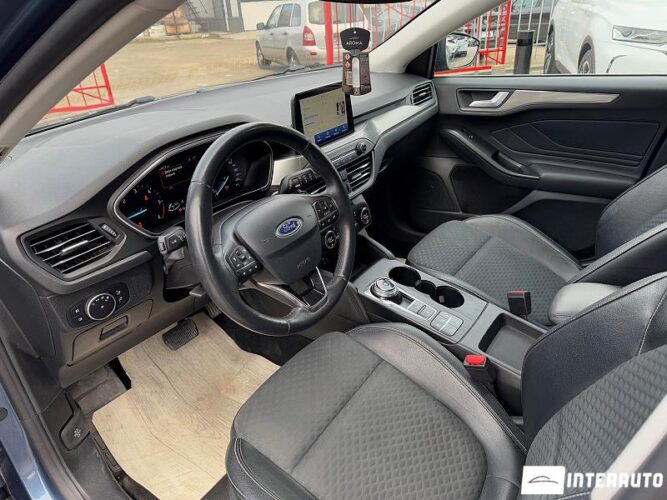 Ford Focus 37 interauto-car