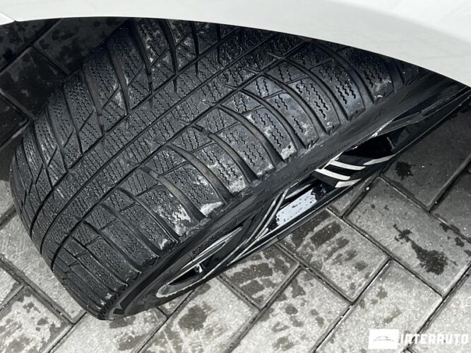 BMW 330E 57 interauto-car