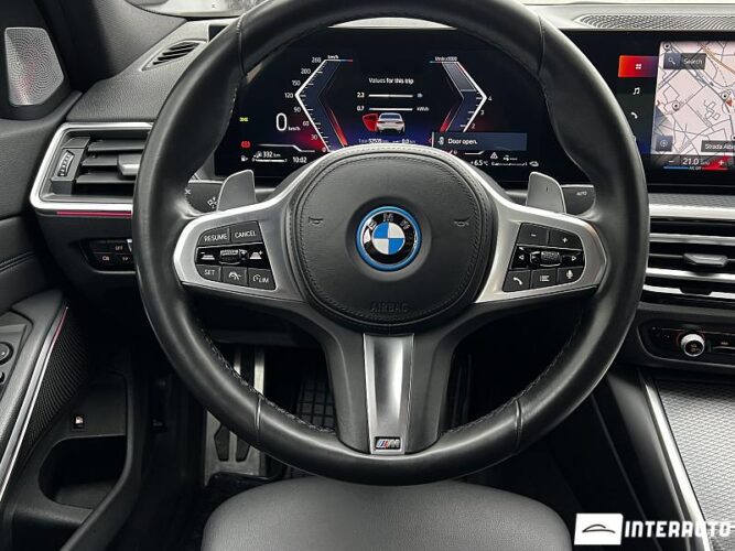 BMW 330E 41 interauto-car