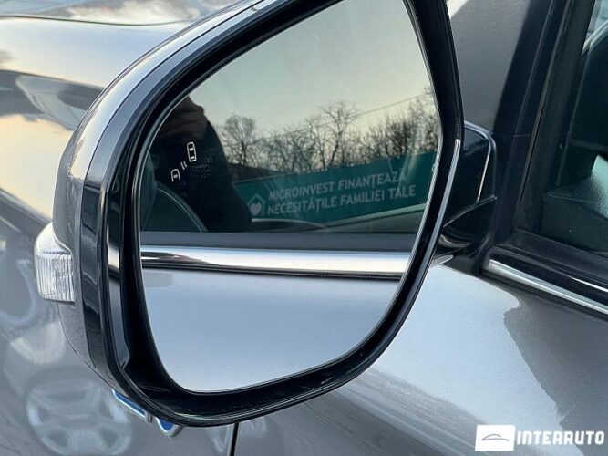 Mitsubishi Outlander 53 interauto-car