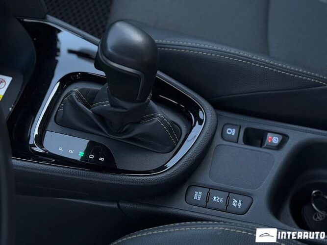 Toyota Yaris Cross 46 interauto-car