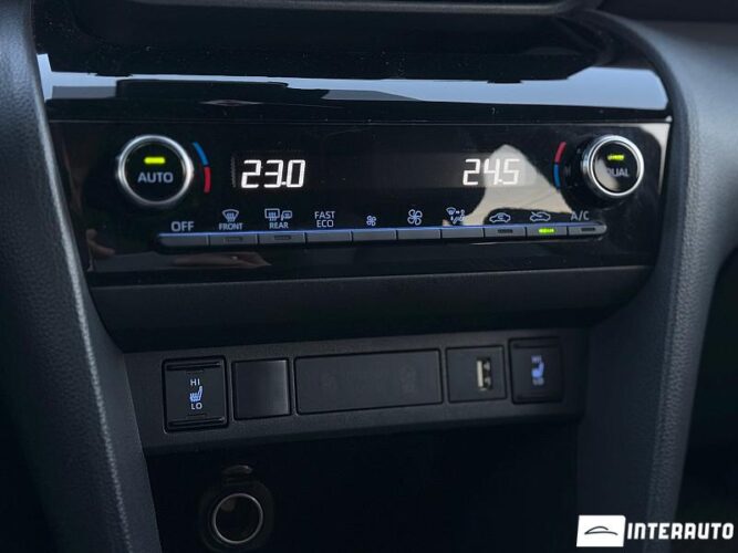 Toyota Yaris Cross 44 interauto-car