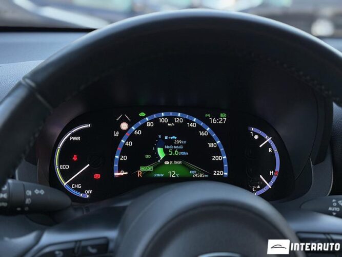 Toyota Yaris Cross 42 interauto-car