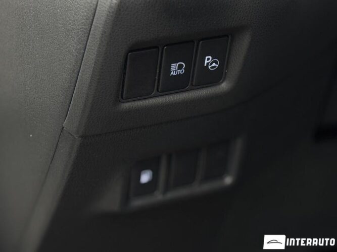 Toyota C-HR 46 interauto-car