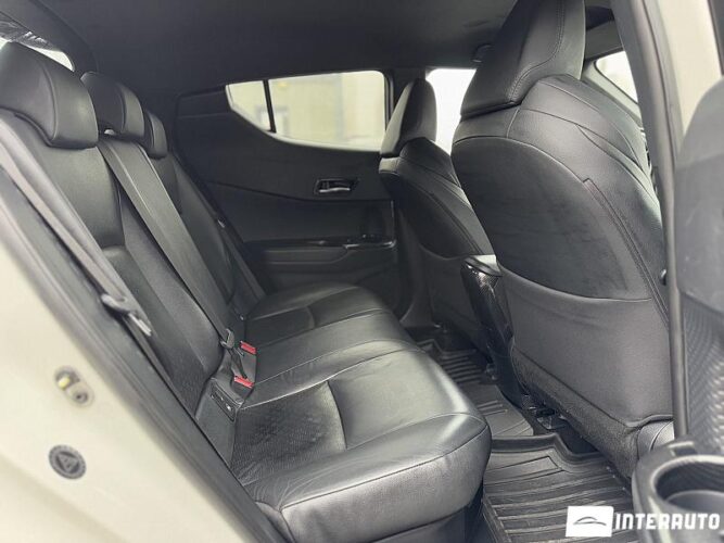 Toyota C-HR 54 interauto-car