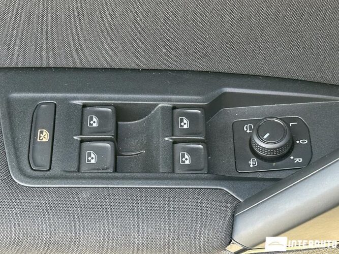 Volkswagen Tiguan 51 interauto-car