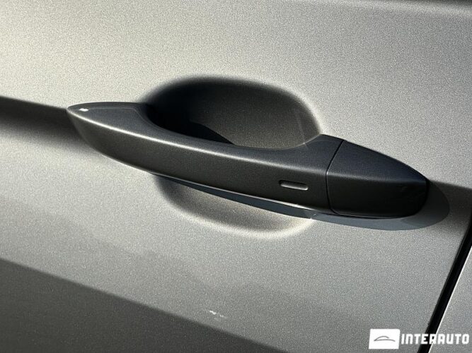 Volkswagen Tiguan 48 interauto-car