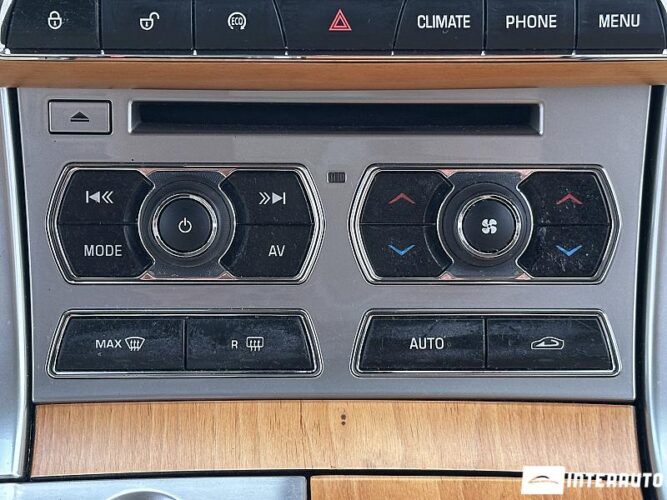 Jaguar XF 48 interauto-car