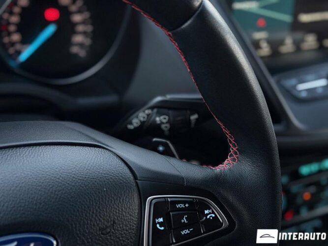 Ford Kuga 41 interauto-car