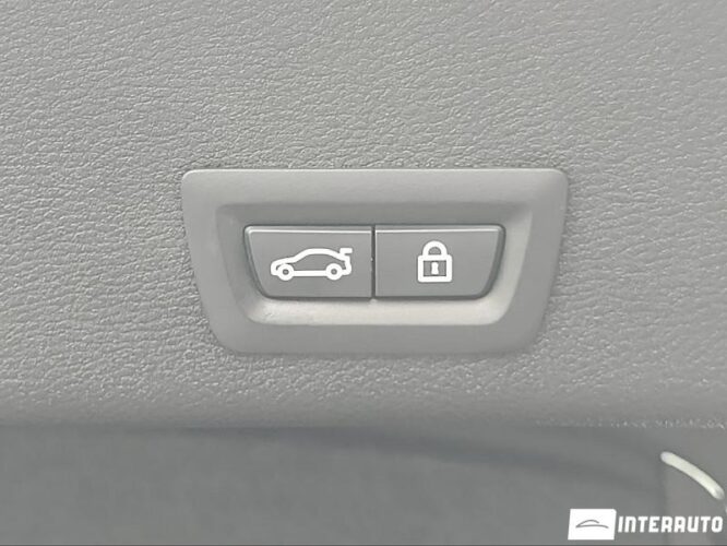 BMW X4 2.8i 48 interauto-car