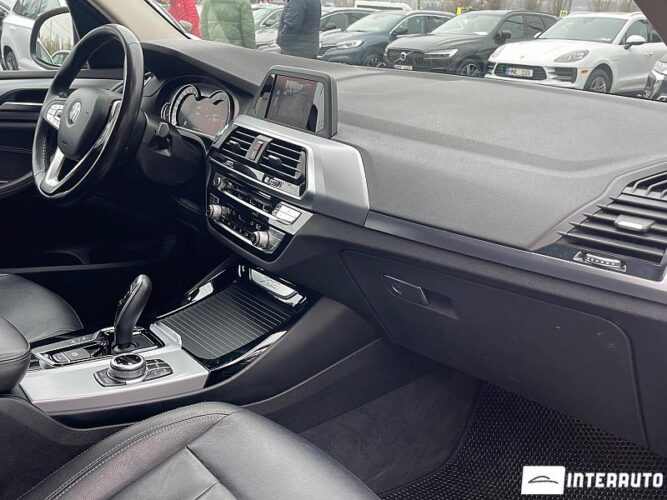 BMW X3 2.0D 37 interauto-car