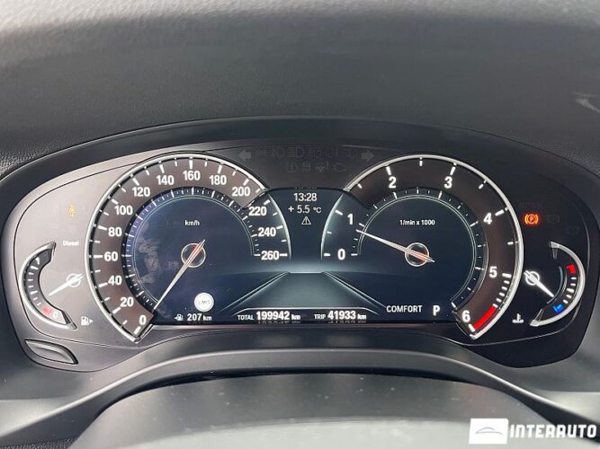 BMW X3 2.0D 32 interauto-car