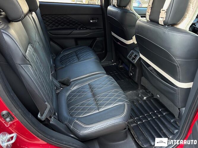 Mitsubishi Outlander 54 interauto-car