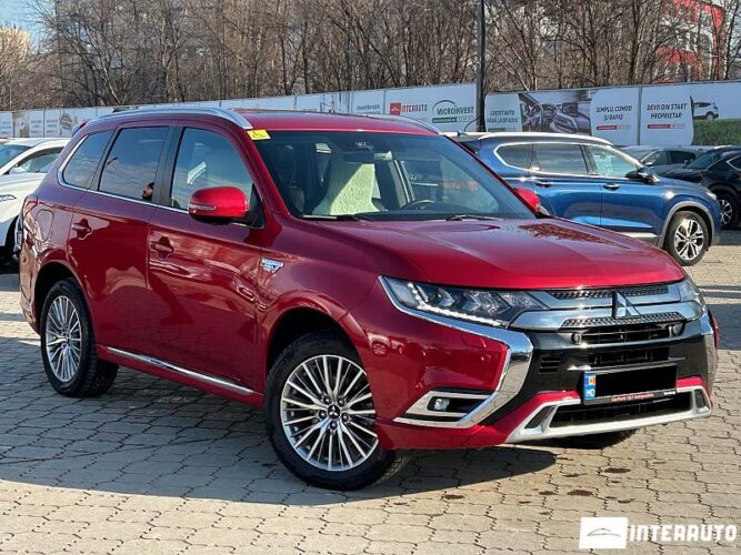 Mitsubishi Outlander 38 interauto-car