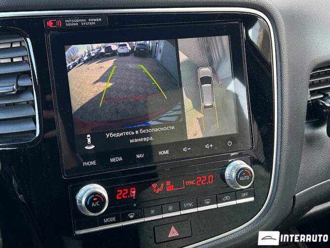 Mitsubishi Outlander 48 interauto-car