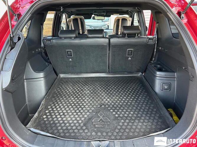 Mitsubishi Outlander 56 interauto-car