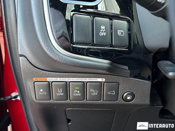 Mitsubishi Outlander 46 interauto-car