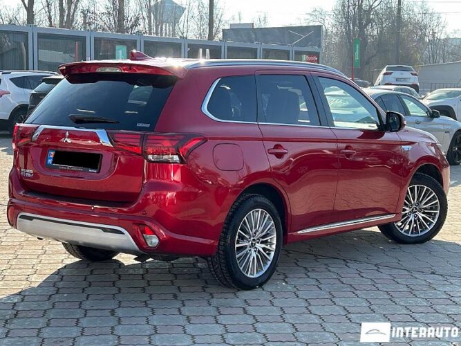 Mitsubishi Outlander 37 interauto-car