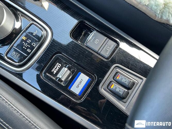 Mitsubishi Outlander 50 interauto-car