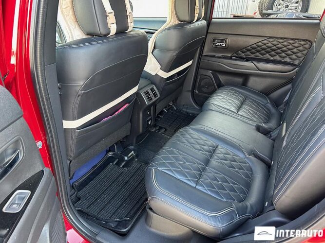 Mitsubishi Outlander 52 interauto-car